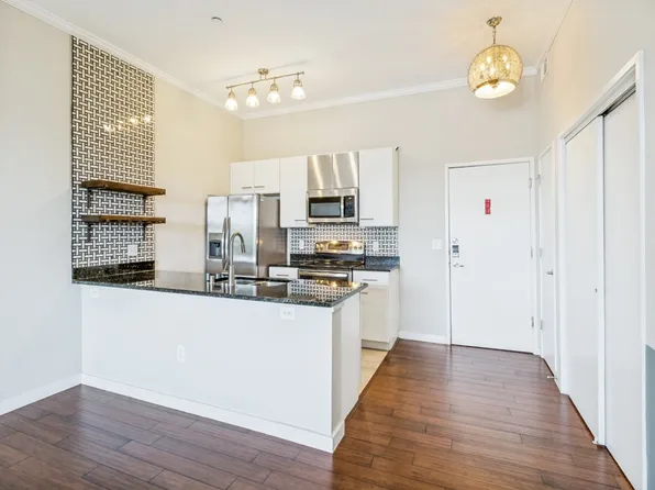 3025 Bryan St APT 3E, Dallas, TX 75204