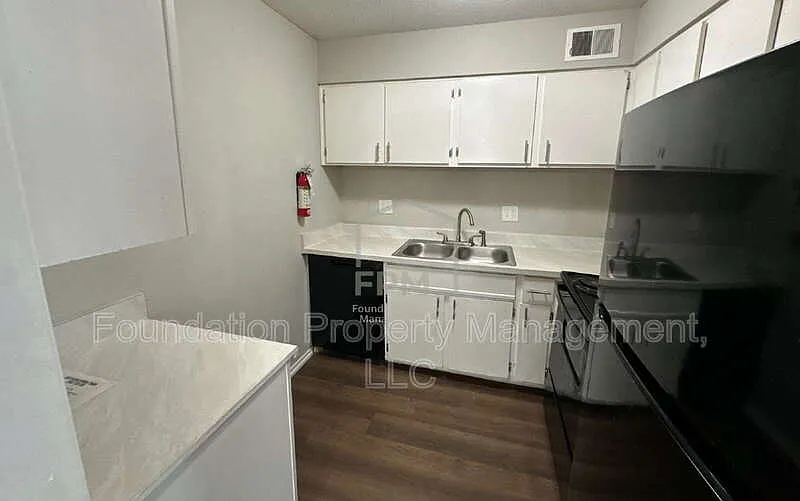 2 bed, 1.0 bath, 850 sqft, $795 — Photo 4