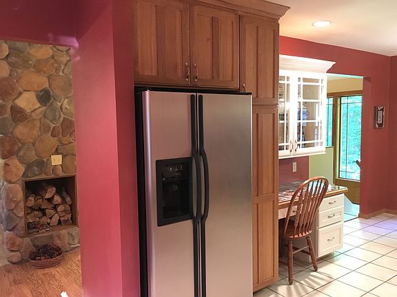 4th image of 9803 Woodland Dr
