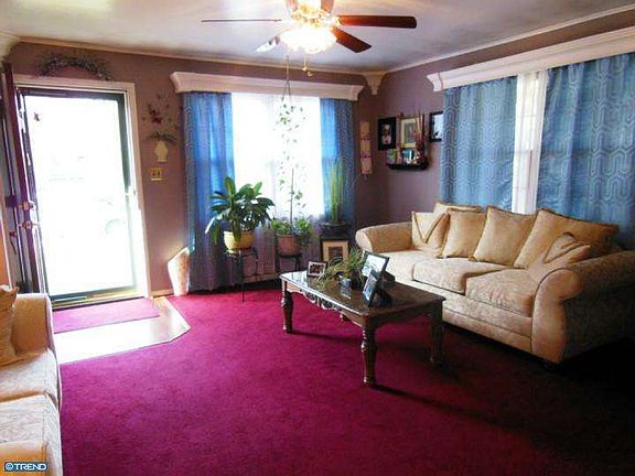 4th image of 827 Hornblende Ave