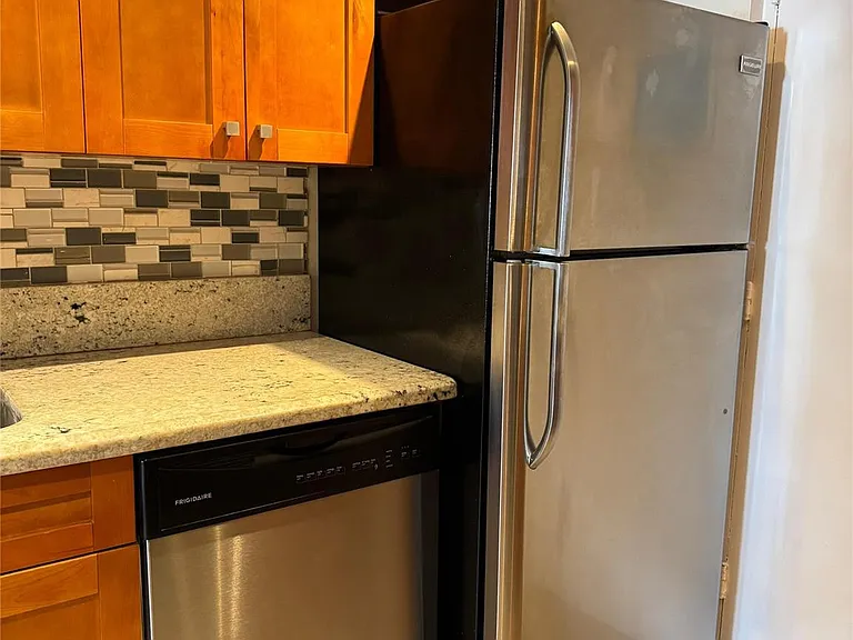 1407 NE 56th St #201 — Photo 5