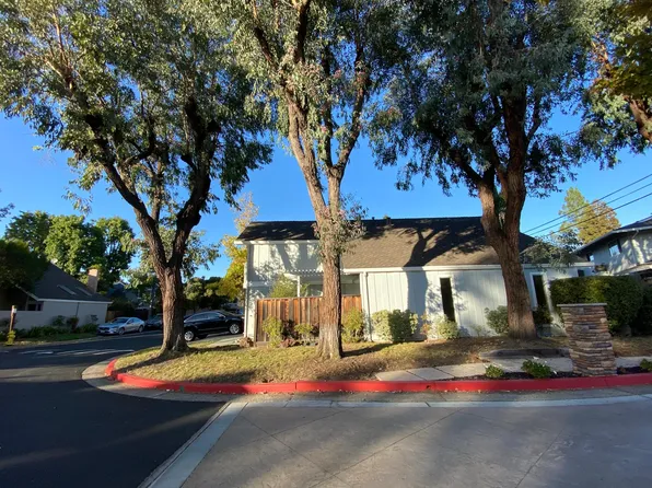 400 Pine Wood Ln, Los Gatos, CA 95032