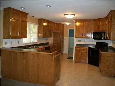 5th image of 214 Crittenden Ave