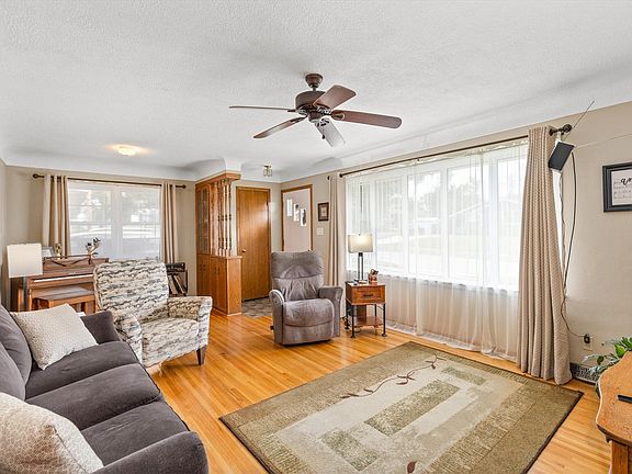 4th image of 7405 Palm Dr