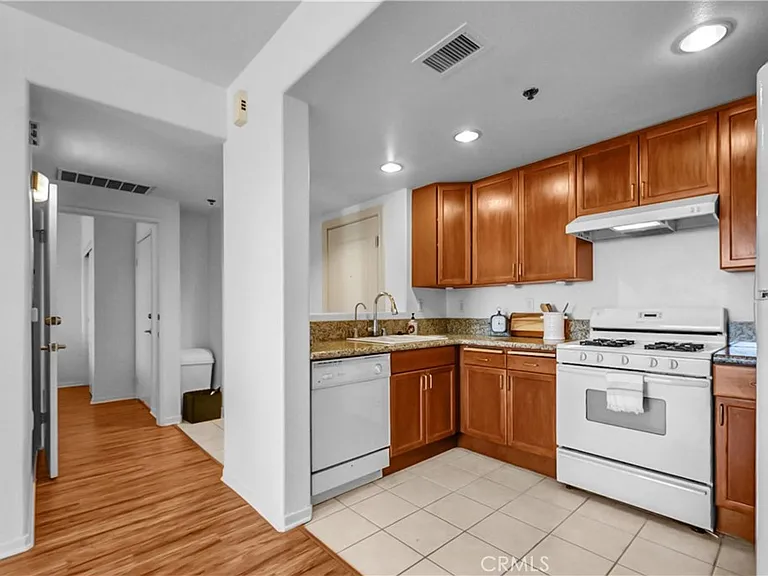 580 W Main #318 — Photo 7