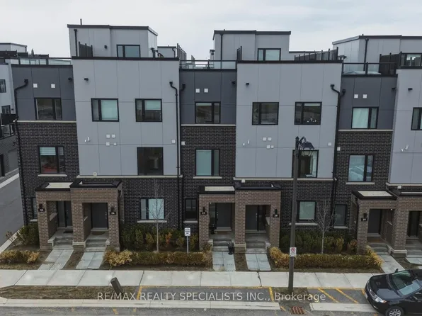 348 Wheat Boom Dr #27, Oakville, ON L6H 3V6