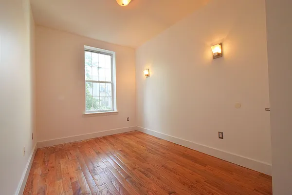 Rented by Lofts and Flats LLC | media 4