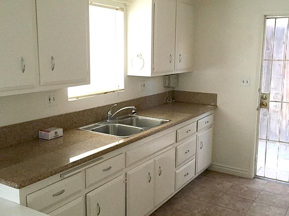 4th image of 4733 W 173rd St