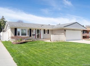 37653 Longacre Dr, Sterling Heights, MI 48312