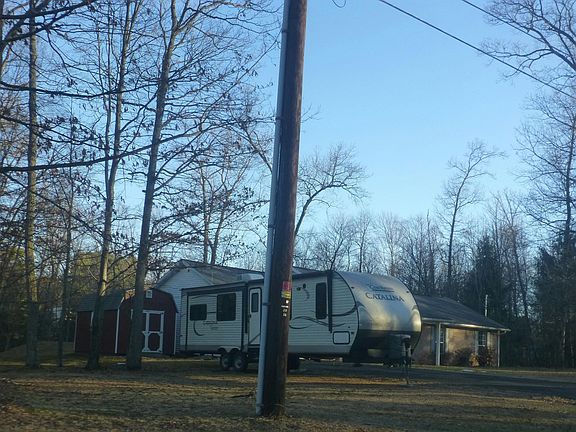3rd image of 1494 Enders Rd