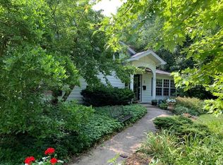 2 Golden Larch Ct, Naperville, IL