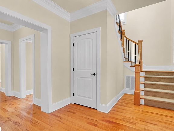 5th image of 45 Verona Cir