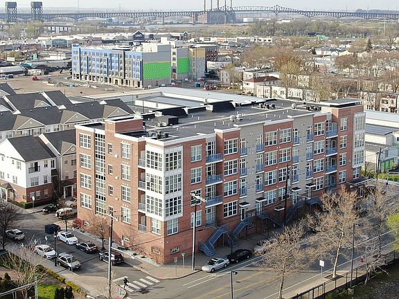 3rd image of 55 Mallory Ave #50