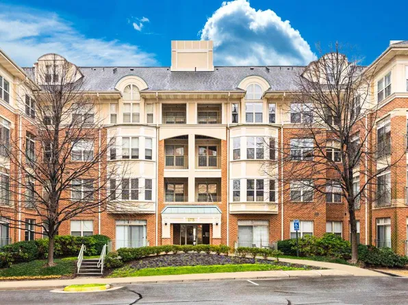 11775 Stratford House Pl APT 204, Reston, VA 20190