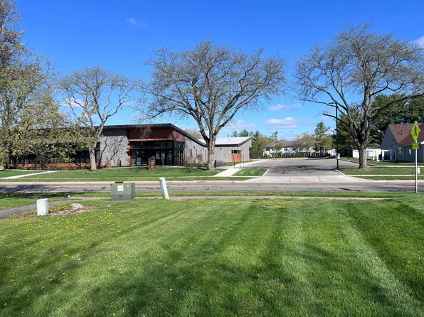 2470 Nassau Dr, Columbus, OH 43232