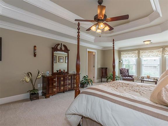 4th image of 1153 Grassmeade Way