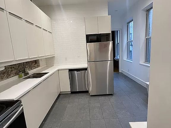 3rd image of 247 E Broadway APT 4