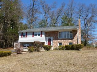 17 Clarkson Dr, Walpole, MA 02081