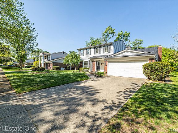 2nd image of 4931 Calvert Dr