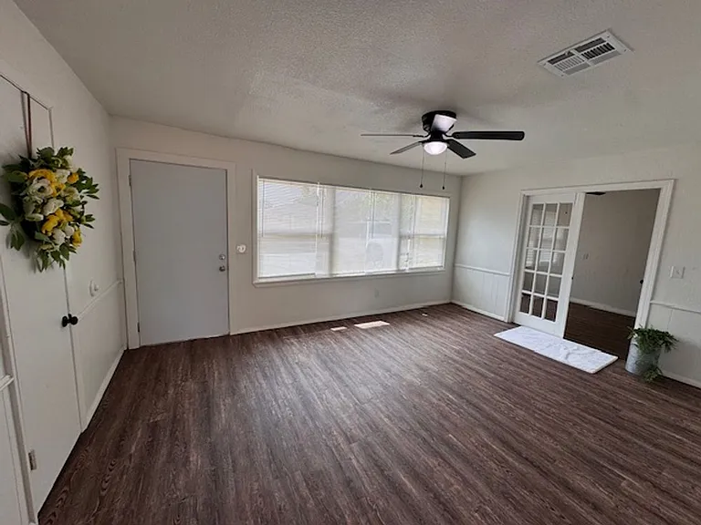 2917 Shirley Ln — Photo 3