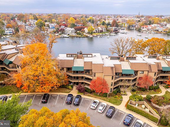 4th image of 10 President Point Dr Unit B3
