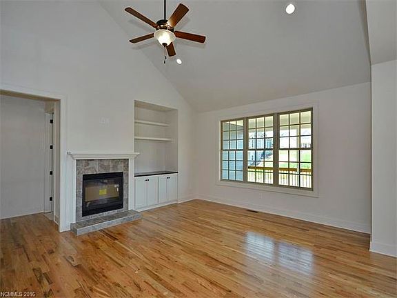 5th image of 77 Barnrock Dr