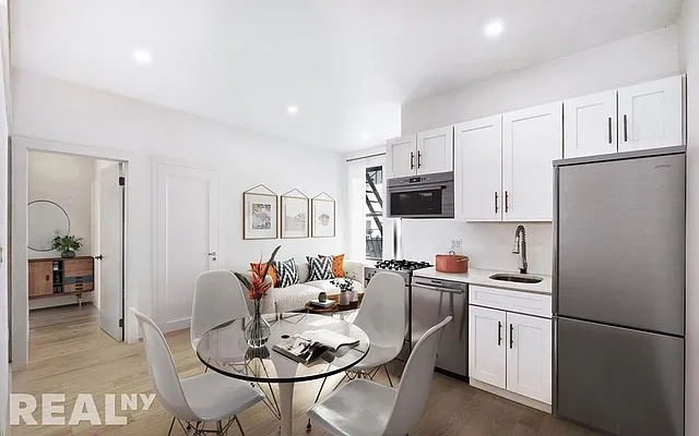 Rented by REAL New York | media 21