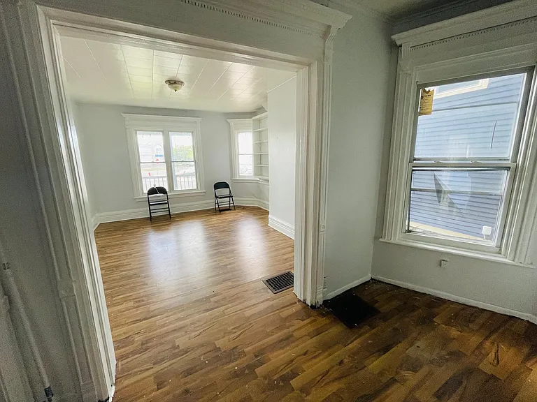 327 Hampshire St #1 — Photo 18