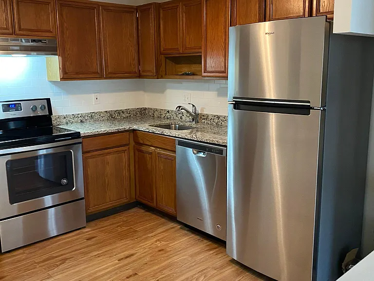 20 Warner Ave #2C — Photo 11