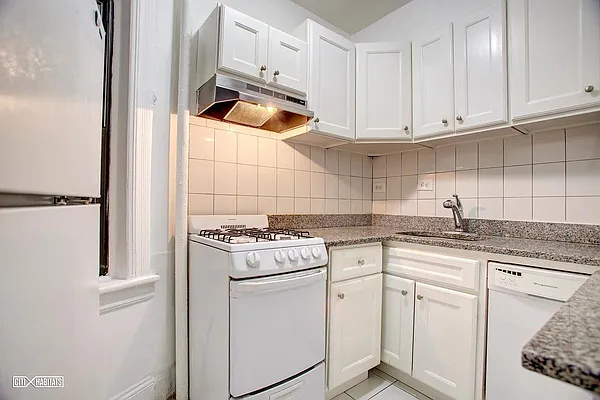 Rented by Corcoran | media 14