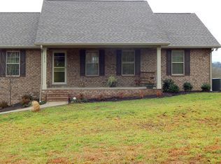 1315 Tomahawk Dr, Maryville, TN 37803