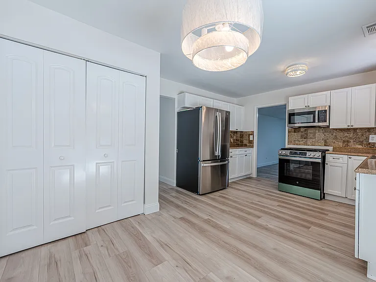 10310 Rillridge Ct — Photo 3