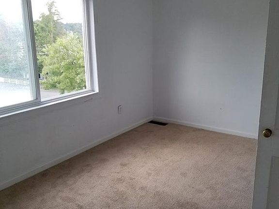 5th image of 200 Lewis St #Oak