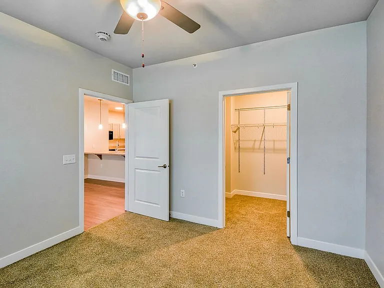2810 SE Rio Dr — Photo 4