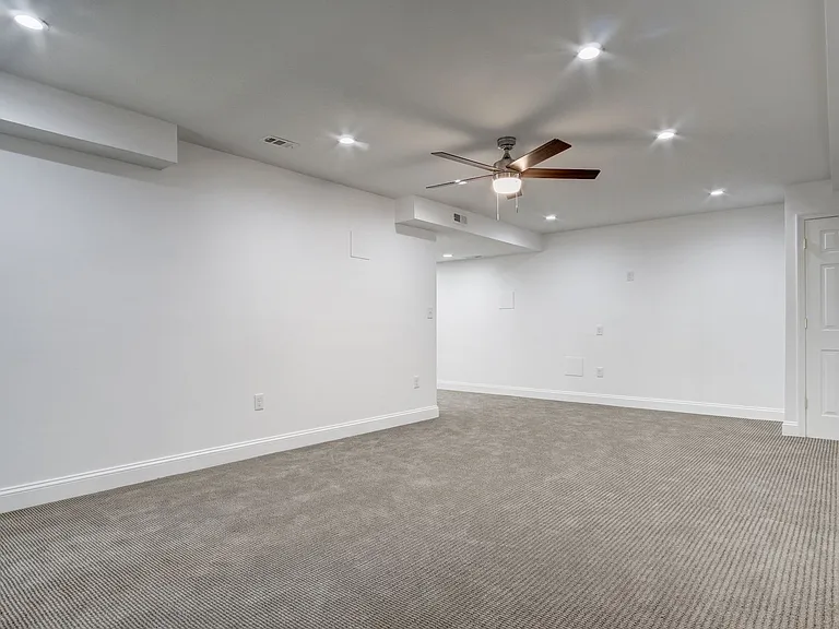 1626 Kalmia Rd NW — Photo 38