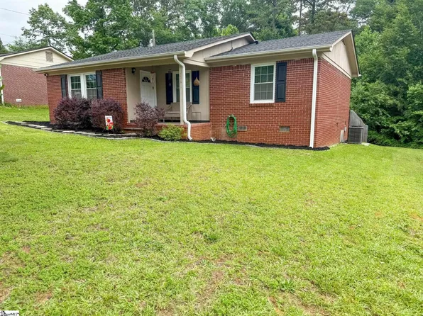 241 Sunnyglen Dr, Greer, SC 29651