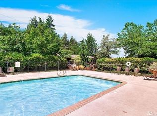 25025 Klahanie Dr SE #G-102, Issaquah, WA 98029