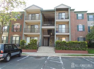 50 Fisher Dr, Franklin Park, NJ 08823