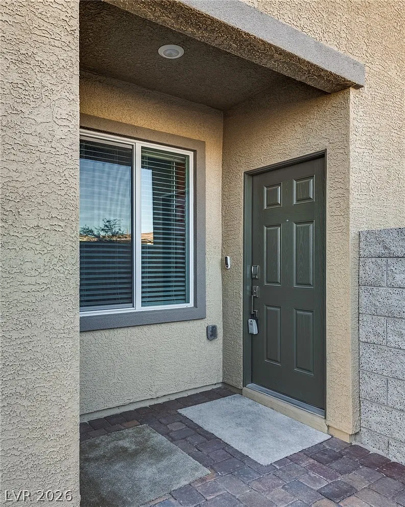 4 bed, 3.5 bath, 2640 sqft, $2,095 — Photo 4