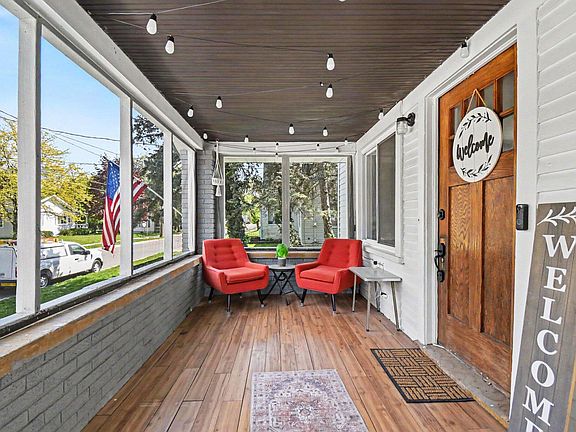 4th image of 2047 Greenfield Ave SW