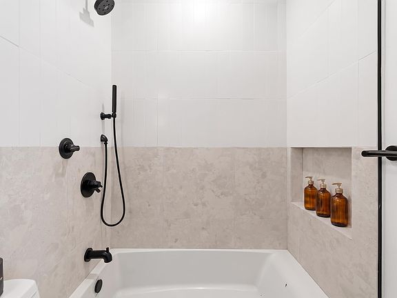 5th image of 256 Claremont Ave #3
