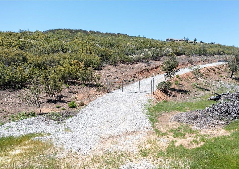 1st image of 47405 Woodcliff Dr