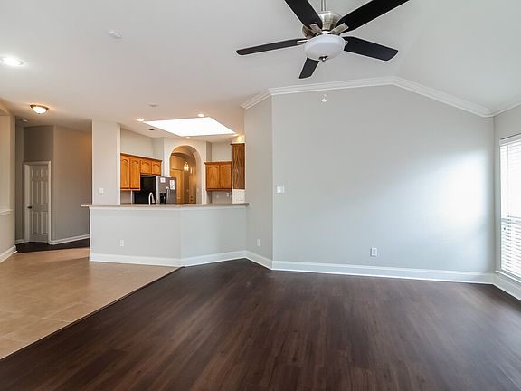 4th image of 139 Biscayne Dr