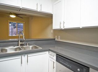 430 Canyon Oaks Dr APT B, Oakland, CA 94605