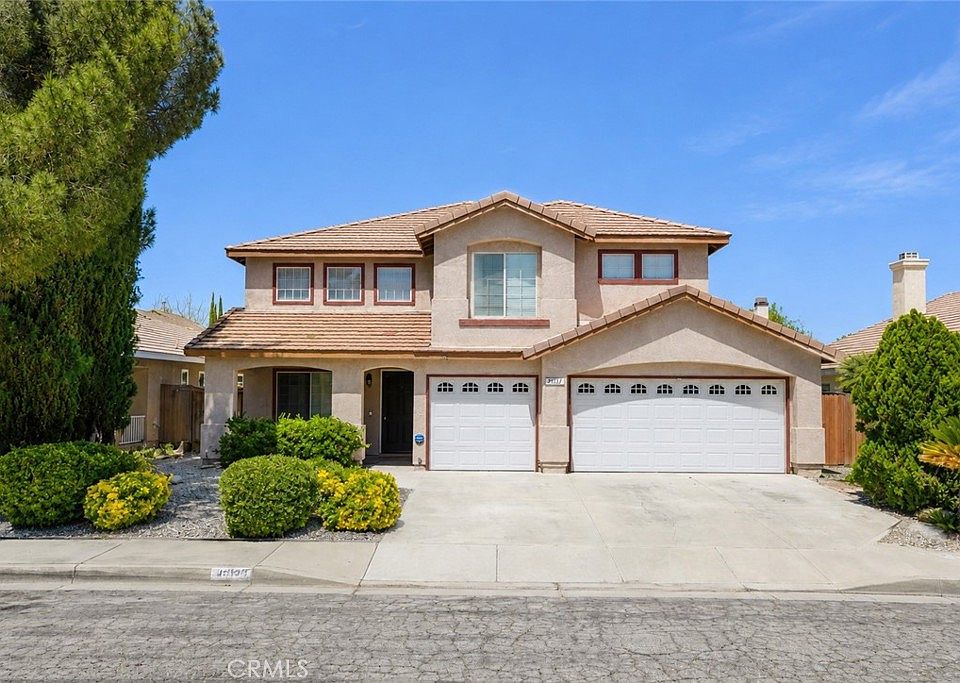 1st image of 43123 Bloomingpark St