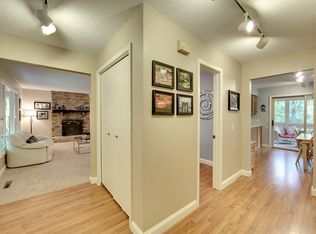 16 Magnolia Ln N, Plymouth, MN 55441