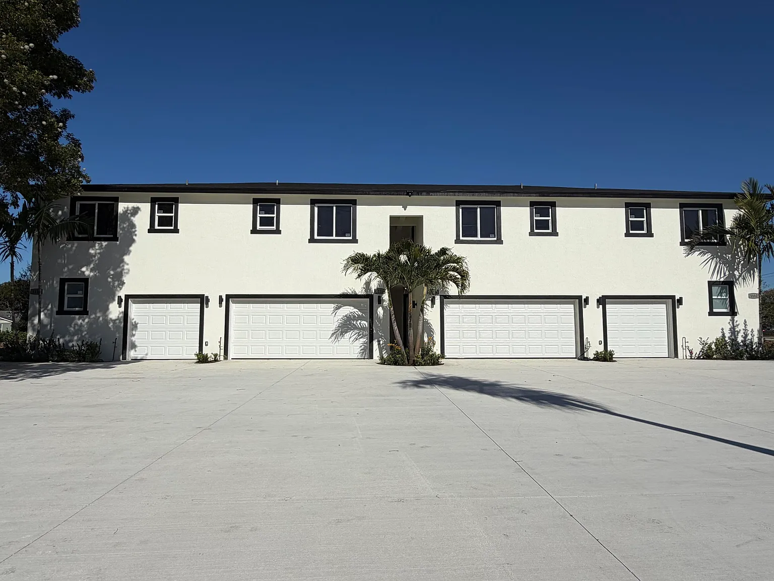3 bed, 2.5 bath, 1483 sqft, $3,250 — Photo 1
