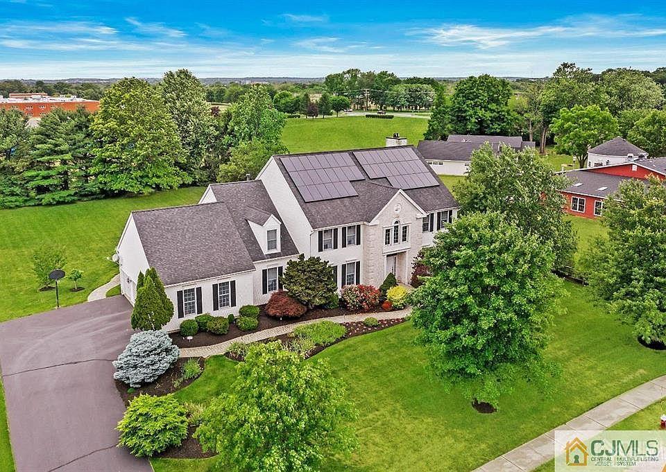1st image of 1 Blossom Hill Dr
