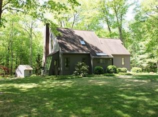 155 High Point Dr, Amherst, MA 01072