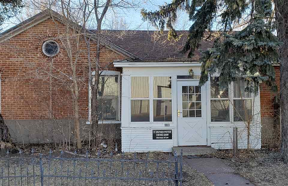 1st image of 220 W 6th street